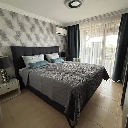 Beachfront With Garden At Venid Sandy - Marina Dinevi View
